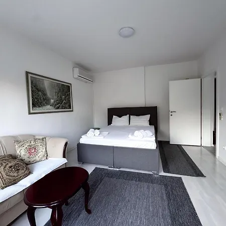 Lägenhet Old Town Oasis