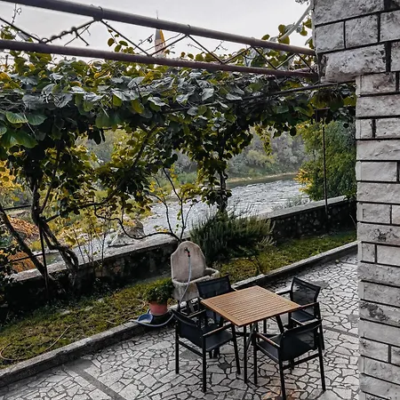 Old Town Oasis *