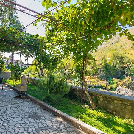 Old Town Oasis * Mostar