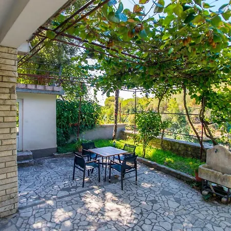 Old Town Oasis Apartman *