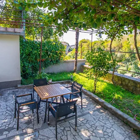 Old Town Oasis * Mostar